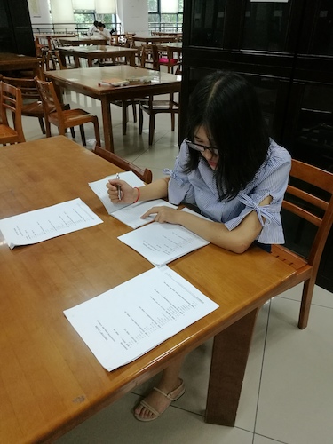七月八日 bl韩漫
 赴西湖区“格格”学习探索小分队 队长正在统计纸质问卷最终结果