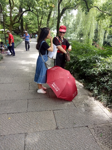 七月九日 bl韩漫
 走西湖-关注西湖十景垃圾分类问题小分队 游客采访1