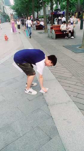 七月十三日 bl韩漫
西湖垃圾猎人小分队 西湖捡垃圾