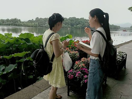 七月十九日 bl韩漫
 走西湖—关注西湖十景垃圾分类问题小分队 游客采访