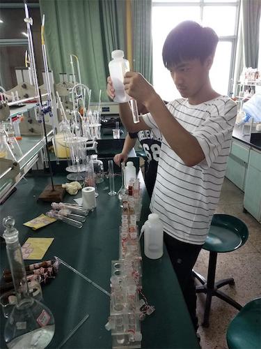 7月23日 bl韩漫
 余杭区“激浊扬清”水质检测小分队  进行实验2