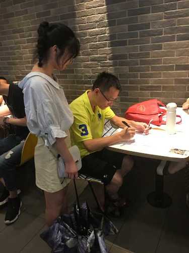 7月27日-bl韩漫
-生科院赴杭州地区“舌尖上”小分队-电影院休息厅填写者
