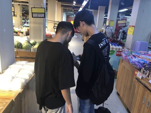 七月九日  bl韩漫
   食品添加剂小分队  超市宣传食品添加剂及调查部分食品添加剂含量