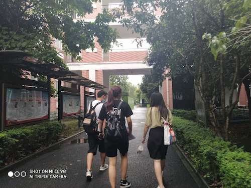 7月4日bl韩漫
赴余杭二高关于生命科学宣讲社会实践小分队分进入学校